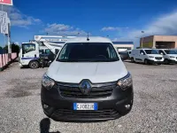 Usado Renault Kangoo 75 CV (55 kW) 2022 Blanco Monovolumen