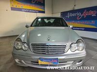 Usata Mercedes C220 Avantgarde 150 CV (110 kW) 2006 Argento Berlina