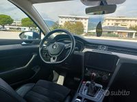 Usata VW Passat 150 CV (110 kW) 2019 Blu Station wagon
