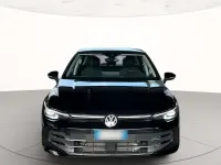 Usata VW Golf VIII Style 150 CV (110 kW) 2025 Grenadill black metallizzato Berlina