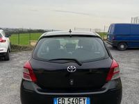 Usata Toyota Yaris 69 CV (50 kW) 2010 Nero Utilitaria