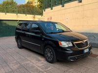 Usata Lancia Voyager Silver 177 CV (130 kW) 2011 Nero Monovolume