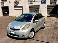 Usata Toyota Yaris 87 CV (63 kW) 2010 Grigio Utilitaria