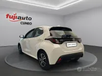 Usata Toyota Yaris Hybrid Active 116 CV (85 kW) 2022 Super white Utilitaria