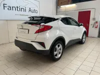 Usata Toyota C-HR Active 116 CV (85 kW) 2017 Bianco SUV