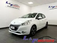 Usata Peugeot 208 Active 82 CV (60 kW) 2014 Bianco Utilitaria