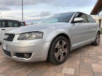 Usado Audi A3 Ambition 140 CV (102 kW) 2005 Plateado Utilitario