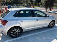 Usata VW Polo Style 75 CV (55 kW) 2022 Grigio Utilitaria
