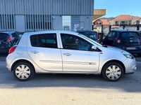 Usata Renault Clio II 75 CV (55 kW) 2011 Grigio Berlina