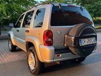 Usata Jeep Cherokee Sport 143 CV (105 kW) 2003 Argento SUV