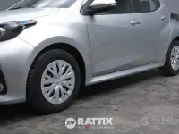 Usata Toyota Yaris Hybrid Active 92 CV (67 kW) 2022 Argento Berlina