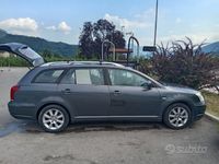 Usata Toyota Avensis 150 CV (110 kW) 2006 Grigio Station wagon