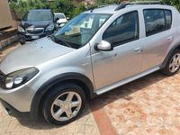 Usata Dacia Sandero Stepway 90 CV (66 kW) 2012 Argento Utilitaria
