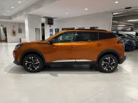 Usata Peugeot 2008 Allure 131 CV (96 kW) 2023 Marrone SUV
