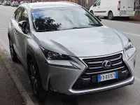 Usata Lexus NX300h Executive Line 155 CV (114 kW) 2016 Argento SUV