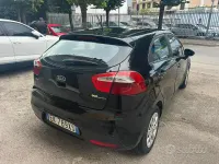 Usata Kia Rio 75 CV (55 kW) 2015 Nero Berlina