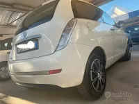 Usata Lancia Ypsilon 60 CV (44 kW) 2010 Bianco Utilitaria