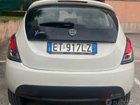Usata Lancia Ypsilon 80 CV (58 kW) 2014 Bianco Utilitaria