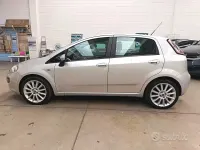 Usata Fiat Punto Evo Emotion 95 CV (69 kW) 2011 Argento Utilitaria
