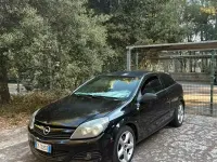 Usata Opel Astra GTC 150 CV (110 kW) 2005 Nero Coupé