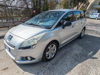 Usado Peugeot 5008 112 HP (82 kW) 2010 Prateado Monovolume