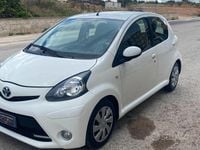 Usata Toyota Aygo 68 CV (50 kW) 2013 Bianco Utilitaria