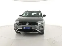 Usata VW T-Roc Life 150 CV (110 kW) 2024 Grigio SUV