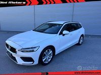 Usata Volvo V60 R-Design 150 CV (110 kW) 2019 Bianco Station wagon