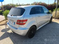 Usata Mercedes B200 140 CV (102 kW) 2007 Grigio Monovolume