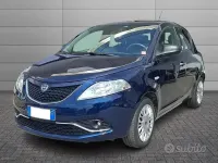 Usata Lancia Ypsilon 69 CV (50 kW) 2017 Blu Utilitaria