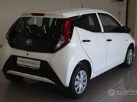 Usata Toyota Aygo Business Edition 72 CV (52 kW) 2021 Bianco Utilitaria