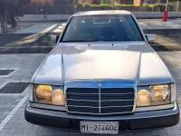 Usata Mercedes E200 122 CV (89 kW) 1991 Grigio Berlina