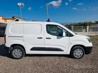 Usata Opel Combo Edition 102 CV (75 kW) 2021 Bianco Monovolume