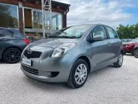 Usata Toyota Yaris Sol 69 CV (50 kW) 2006 Grigio Berlina
