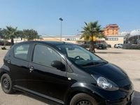 Second-hand Toyota Aygo 68 CP (50 kW) 2010 Negru Hatchback