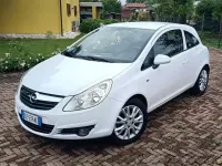 Usata Opel Corsa Enjoy 75 CV (55 kW) 2009 Bianco Utilitaria