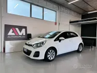 Usata Kia Rio Active 75 CV (55 kW) 2015 Bianco Berlina