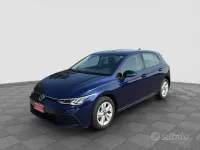 Usata VW Golf VIII Life 110 CV (80 kW) 2023 Bluazzurro Berlina