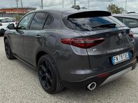 Usata Alfa Romeo Stelvio Super 210 CV (154 kW) 2017 Grigio SUV