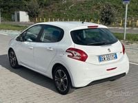 Usata Peugeot 208 Allure 82 CV (60 kW) 2014 Bianco Utilitaria