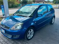 Usata Ford Fiesta Ghia 68 CV (50 kW) 2008 Bluazzurro Utilitaria