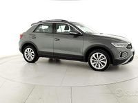 Usata VW T-Roc Life 150 CV (110 kW) 2022 Grigio SUV