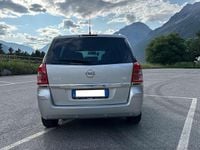 Usata Opel Zafira 110 CV (80 kW) 2015 Argento Monovolume