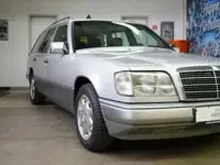 Usata Mercedes E220 150 CV (110 kW) 1993 Argento Station wagon