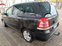 Usata Opel Zafira 140 CV (102 kW) 2011 Nero Monovolume