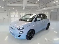 Usata Fiat 500e Icon 42 kW (58 CV) 2022 Bluazzurro Berlina