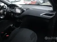 Usata Peugeot 208 Allure 82 CV (60 kW) 2017 Grigio scuro Utilitaria