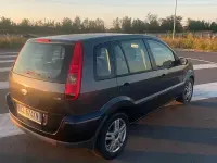 Usata Ford Fusion 68 CV (50 kW) 2004 Utilitaria
