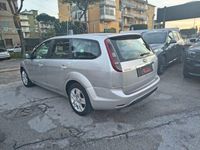 Begagnad Ford Focus Titanium 90 HK (66 kW) 2008 Silver Kombi