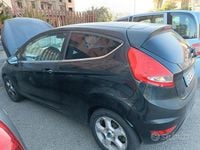 Usata Ford Fiesta 96 CV (70 kW) 2010 Nero Utilitaria